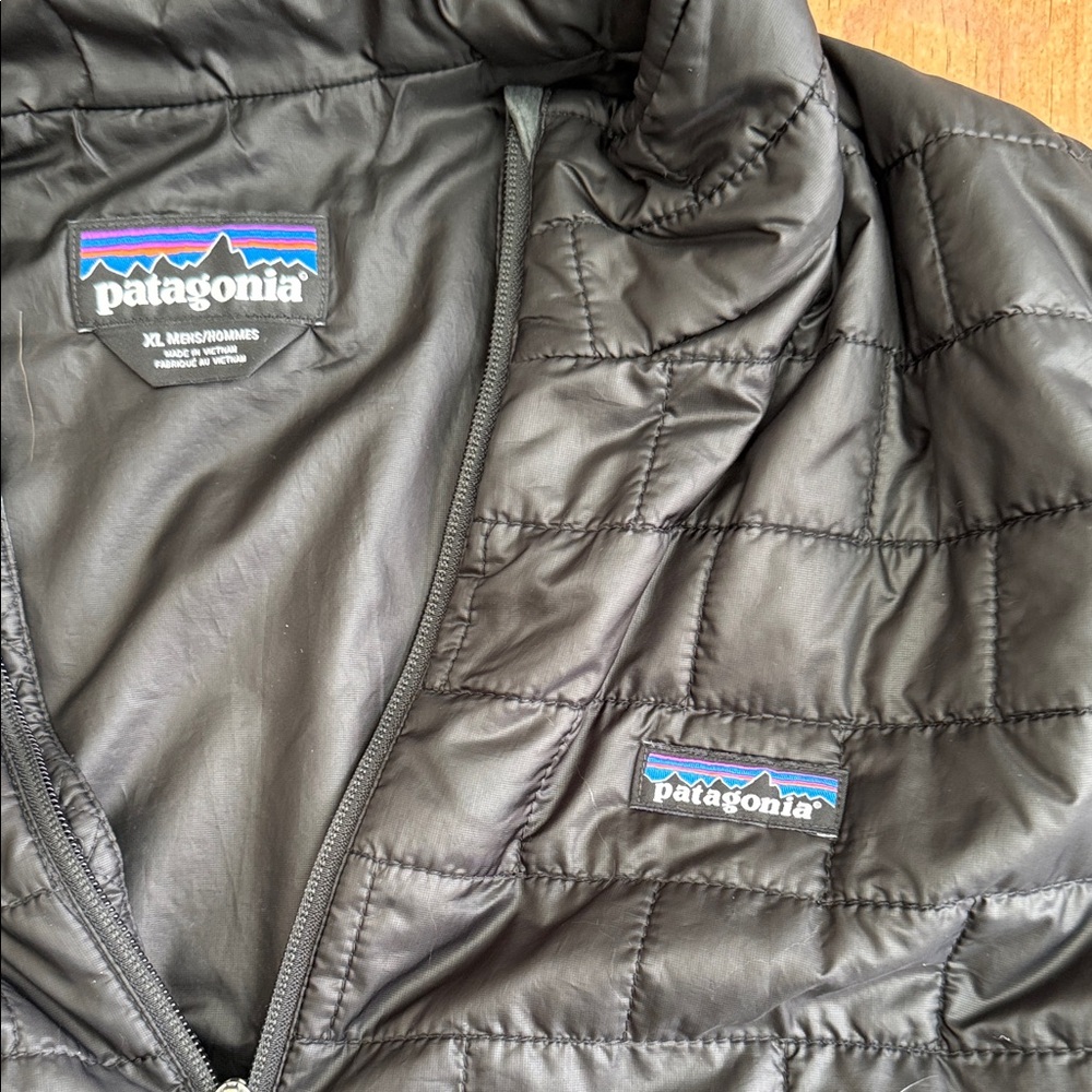 Patagonia Black Insulated Vest - Picture 4 of 7